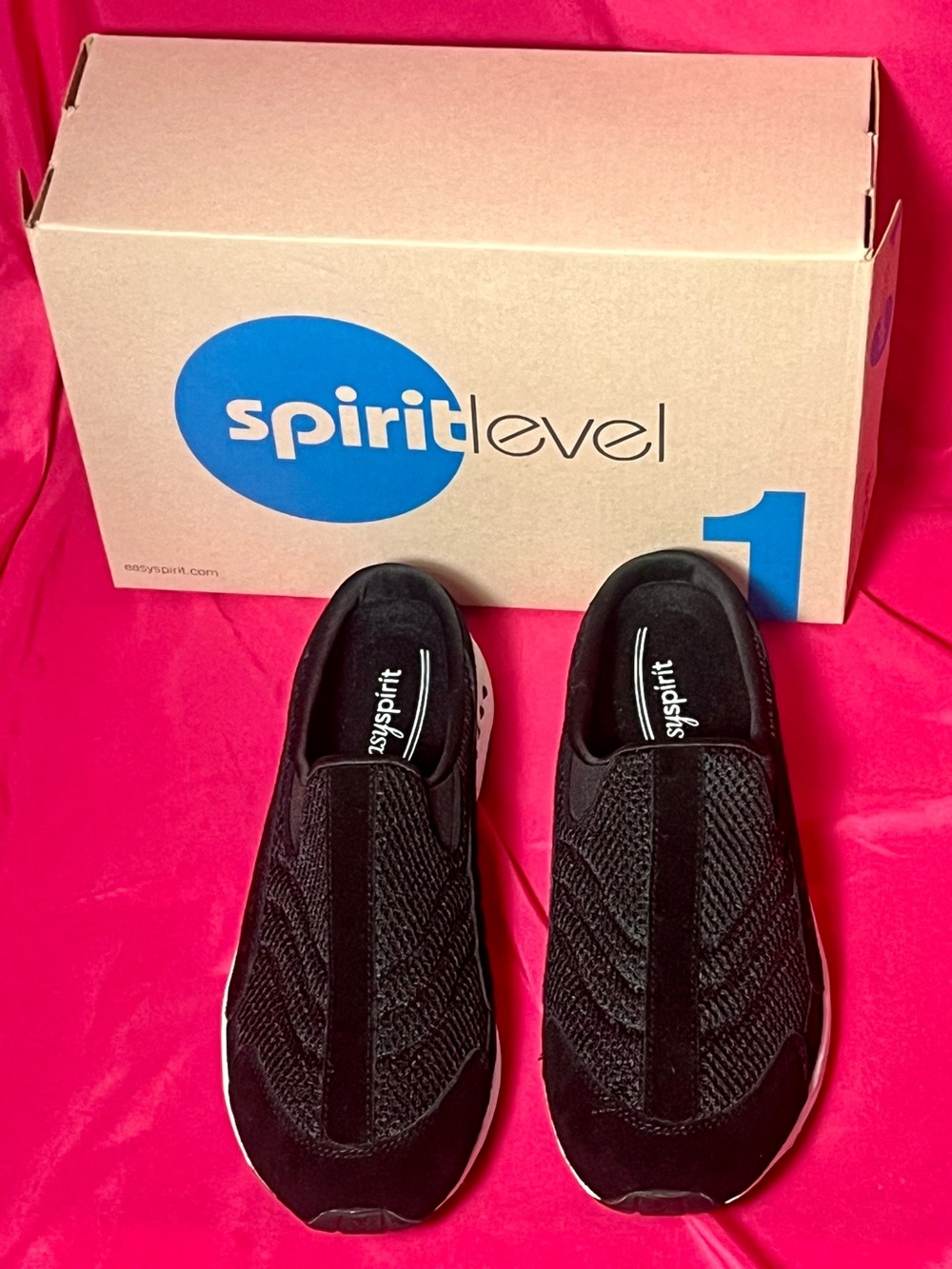 NIB! Easy Spirit Women’s 8.5 M Black Slip-On Knit Mules with White Sole